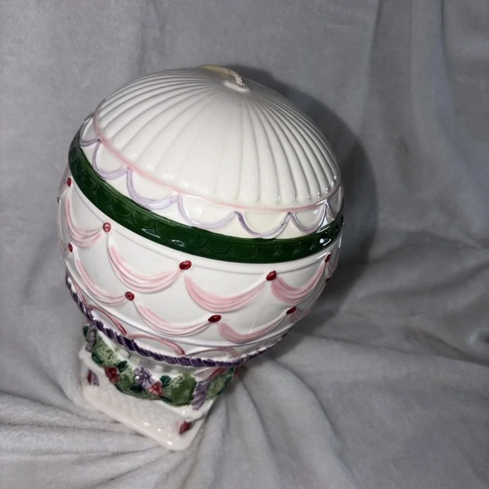 Vintage 80s Sigma the Tastesetter Victorian Ascension Hot Air Balloon Cookie Jar